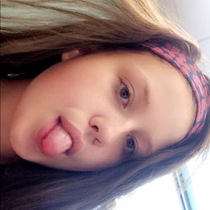 Meet your Posher, Emilee